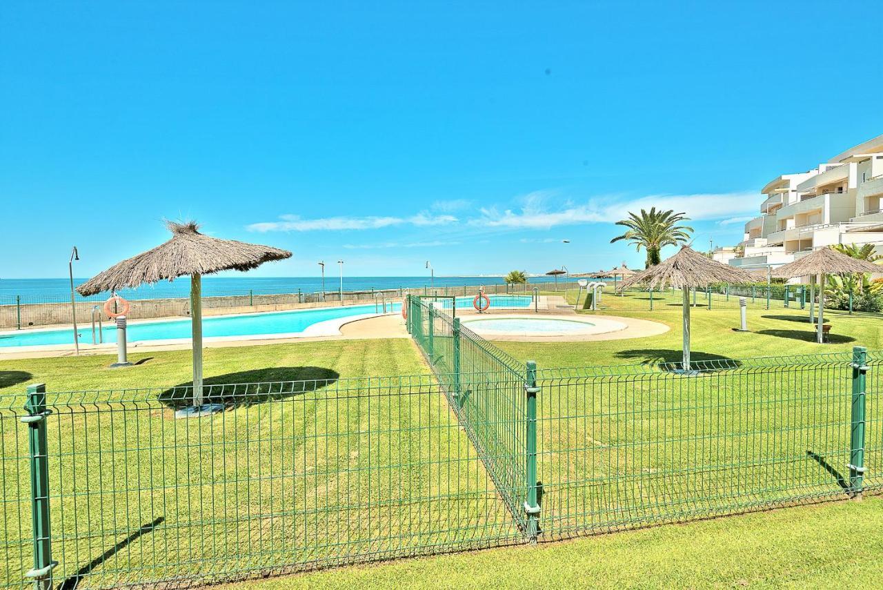 On Beach Deluxe Apartment With Pools And Own Garden El Puerto de Santa María Dış mekan fotoğraf