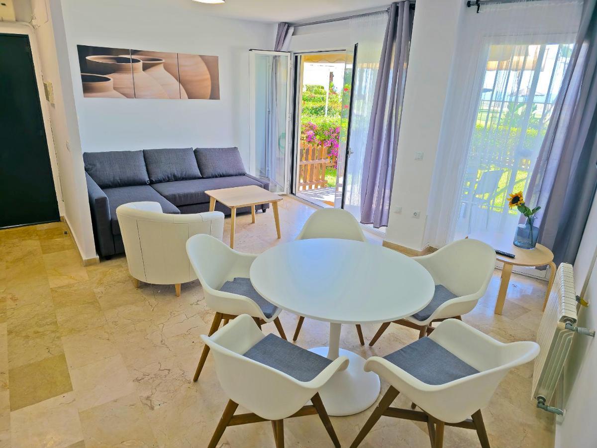 On Beach Deluxe Apartment With Pools And Own Garden El Puerto de Santa María Dış mekan fotoğraf